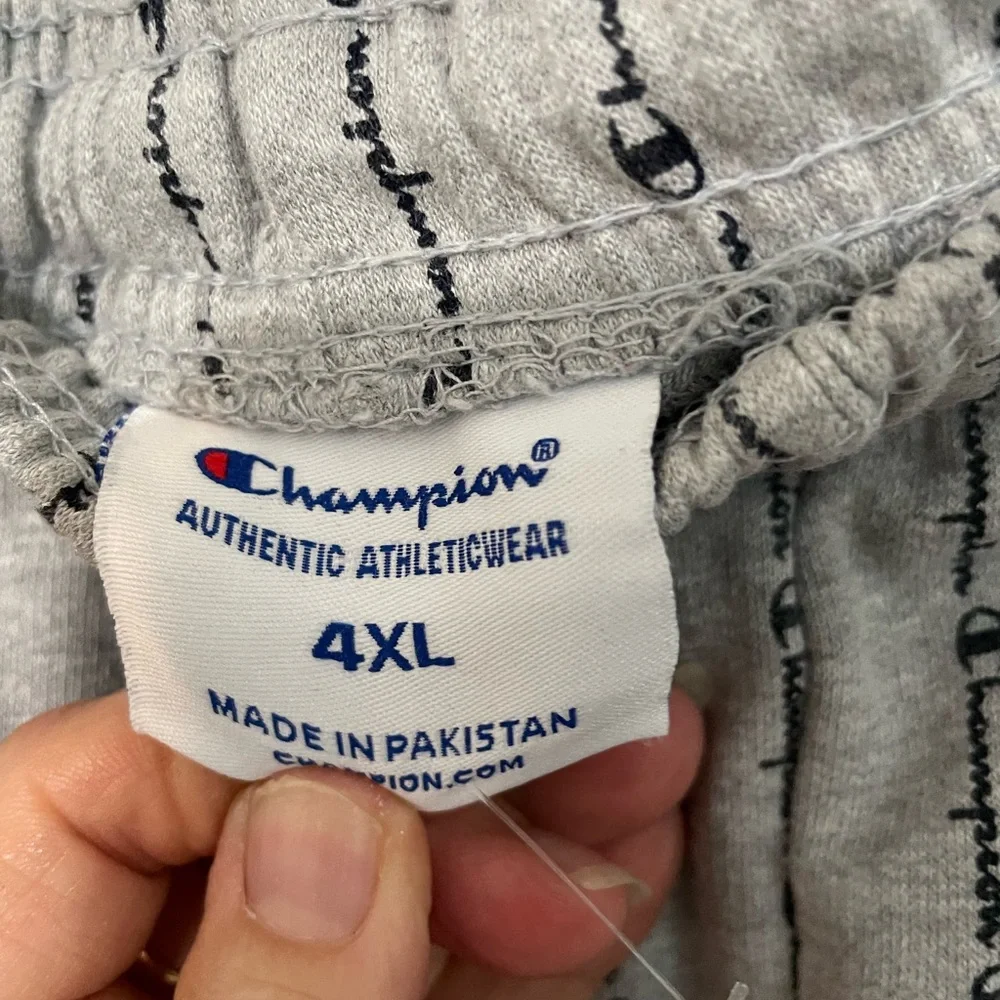 Champion Authentic Athletic gray Shorts Spellout Logo with pockets size 4X